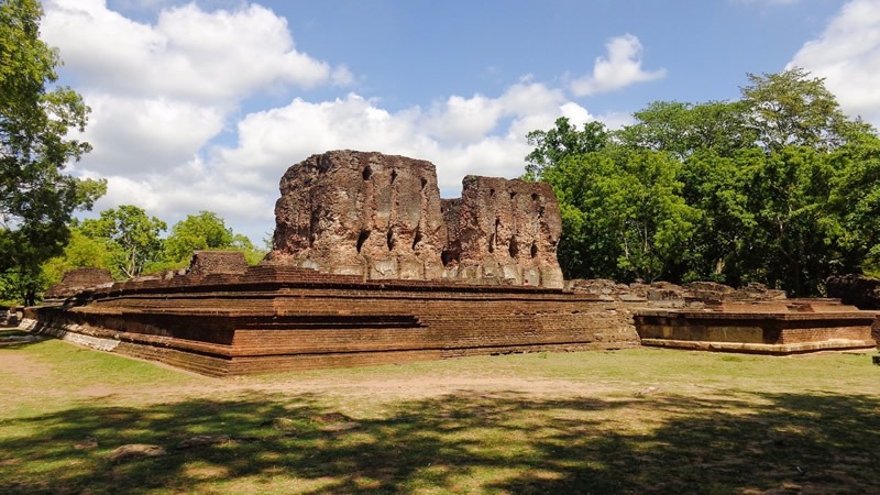 Sri Lanka Cultural Triangle Tour, Anuradhapura or Polonnaruwa