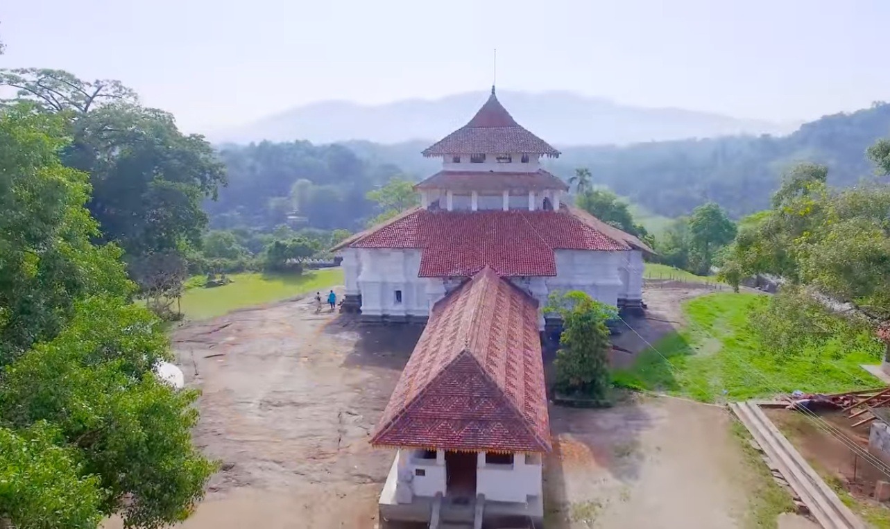 Gadaladeniya temple, Lankathilaka, Embekke temple, places to visit in kandy for couples
