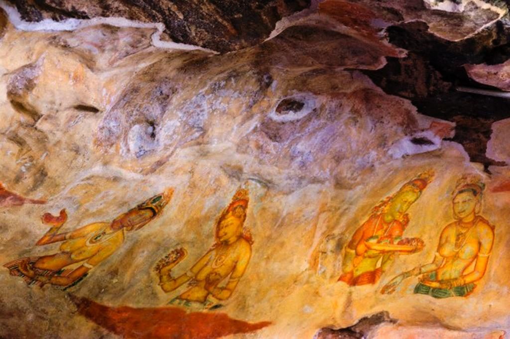 Sri Lanka 2 Days Tour, Places to visit in Sigiriya- the paintings