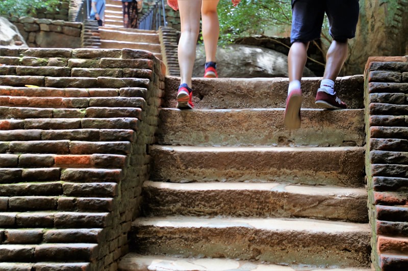 Sigiriya rock hike, hiking in sri lanka, Sigiriya steps
